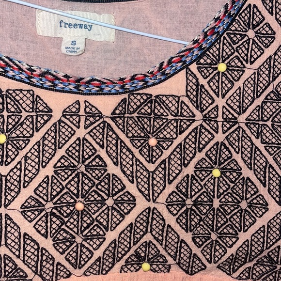 pink and black embroidered tank top - Picture 3 of 3